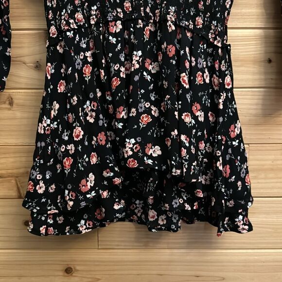 Rails Size XSmall Floral Smocked Waistline Romee Long Sleeve Mini Dress - Picture 6 of 11